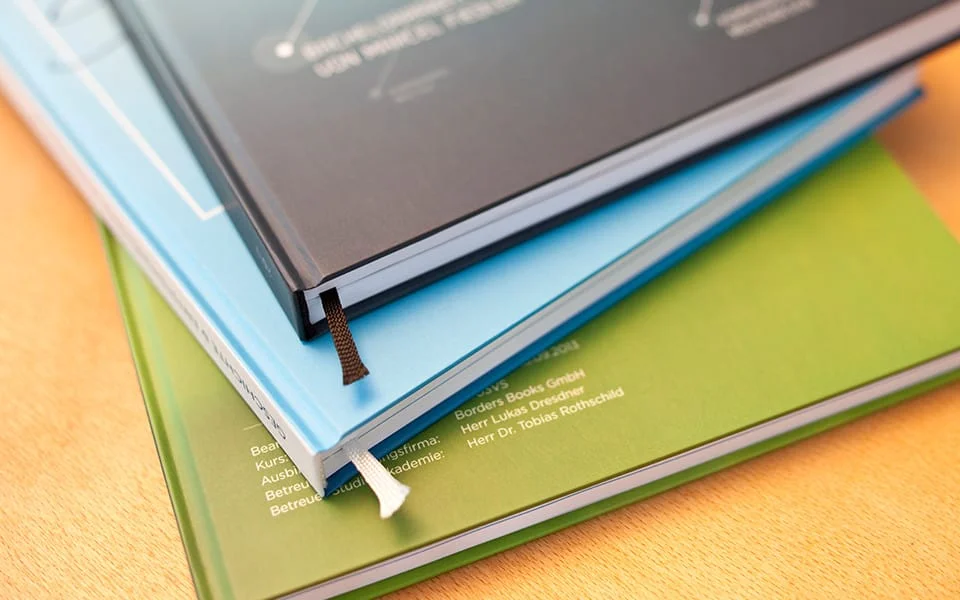 Hardcover-Bindung mit eigenem Titelmotiv